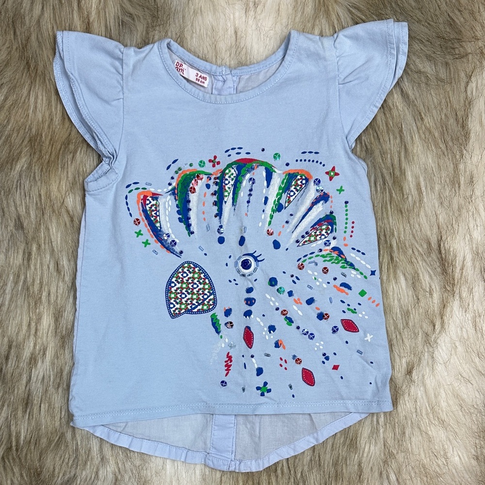 DP.. am Light Blue Kids Tee with Colorful Parrot Design, Size 3 Years